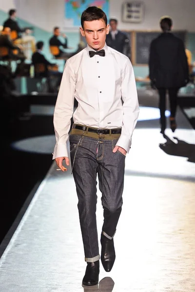 Look 30